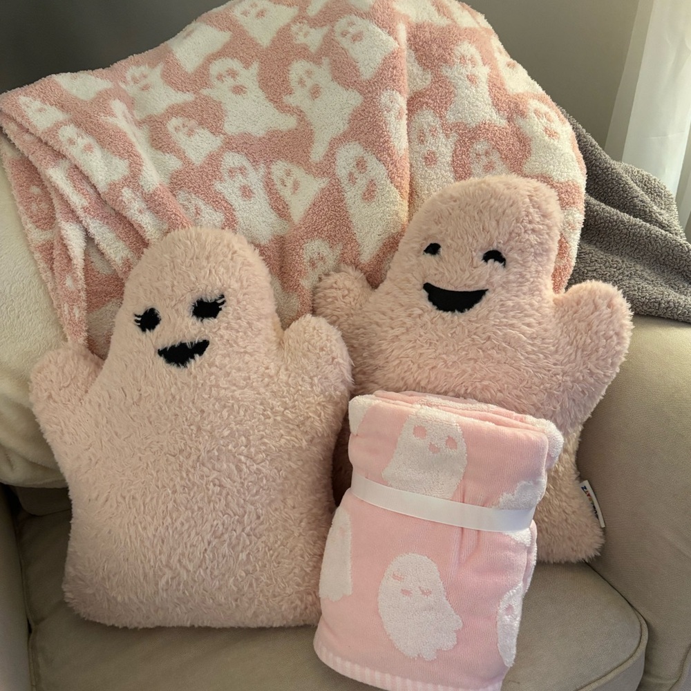 Pink Ghost Plush Pillow and Blanket Set
